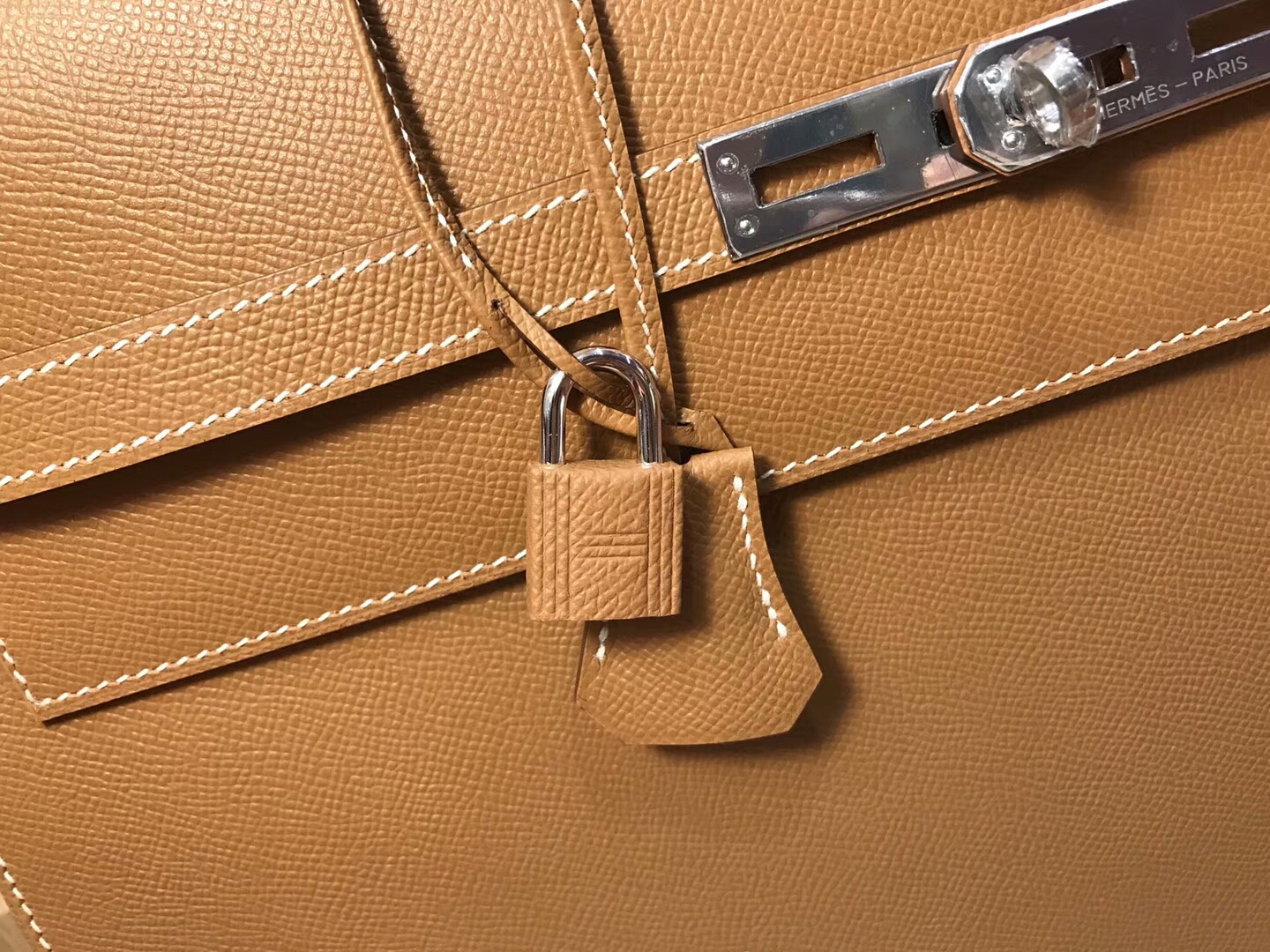 HERMES 爱马仕 男士公文包  CK37 金棕色 Gold 现货系列 配全套专柜原版包装 银扣