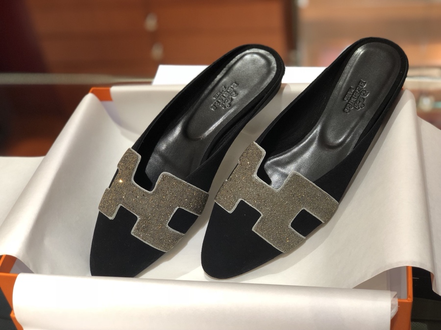 秋冬新款麂皮 黑色 Chamois Leather女士平底鞋 水钻装饰字母H剪裁