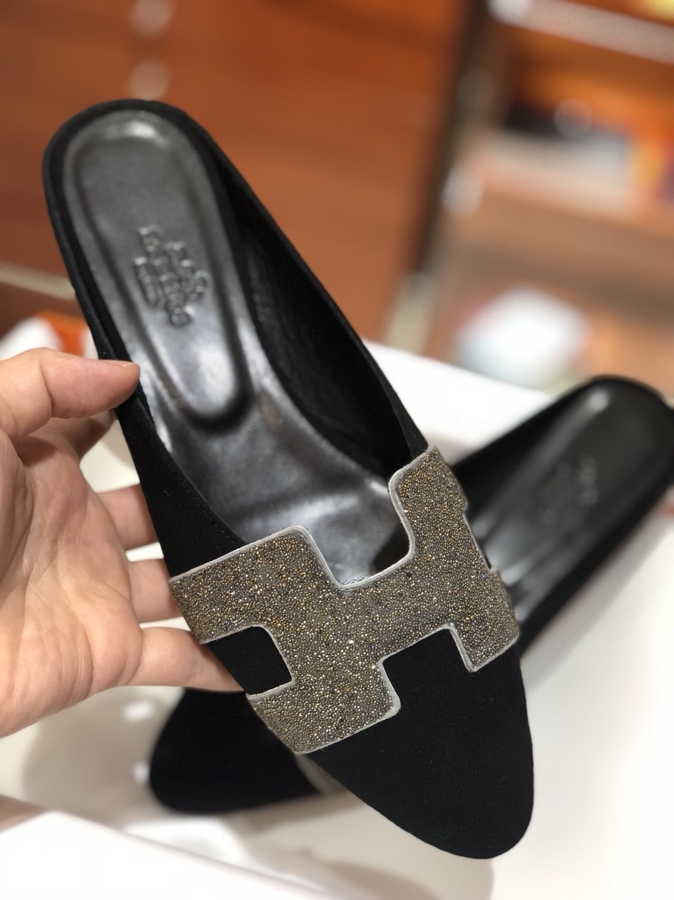 秋冬新款麂皮 黑色 Chamois Leather女士平底鞋 水钻装饰字母H剪裁
