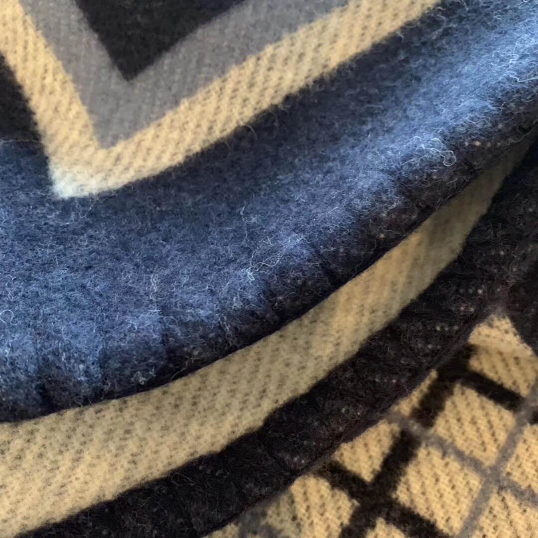 Hermes  《 新骏马披挂 》毛毯 140*180cm   90%羊毛10%羊绒 新款 独家放送 藏蓝色