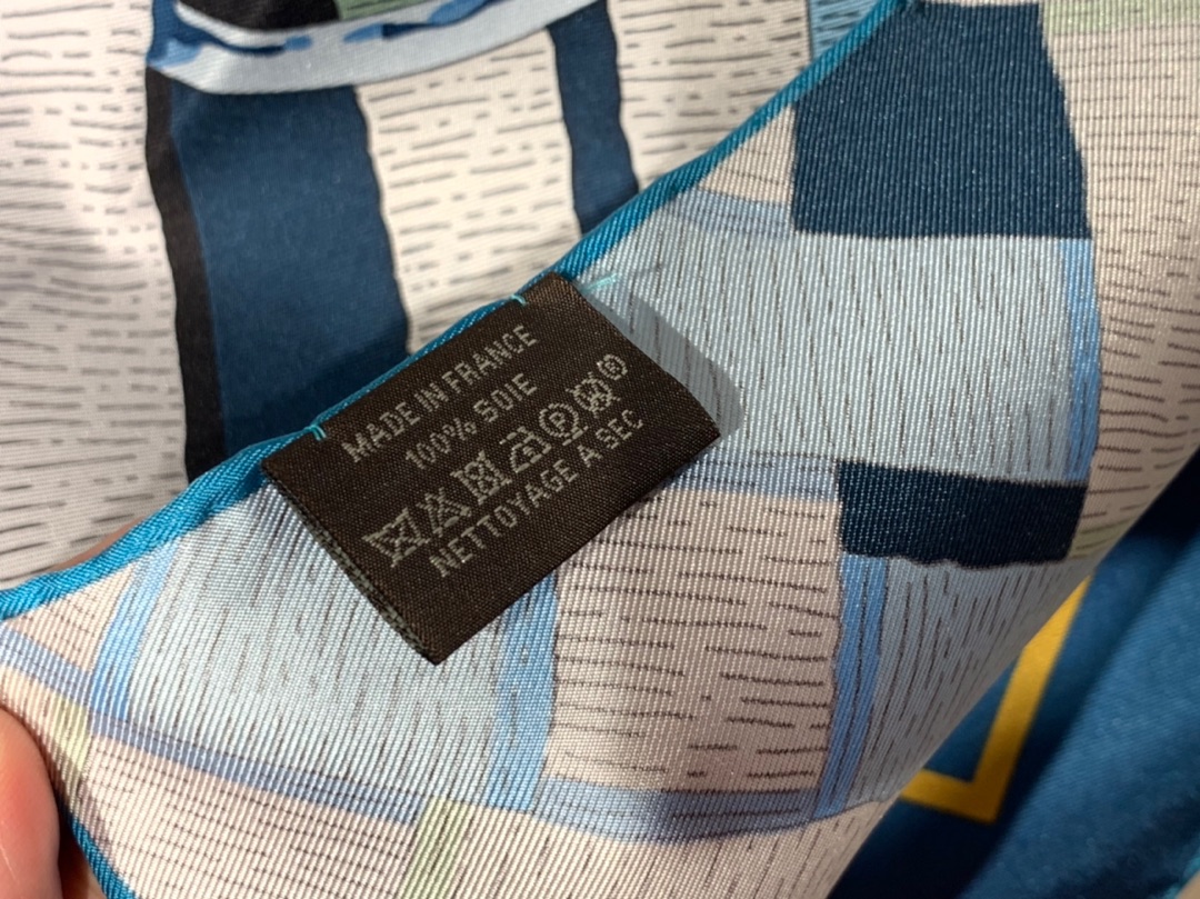 H 新款方巾 《马嚼锁环》 蓝色 90.90cm 100%斜纹真丝 全套包装
