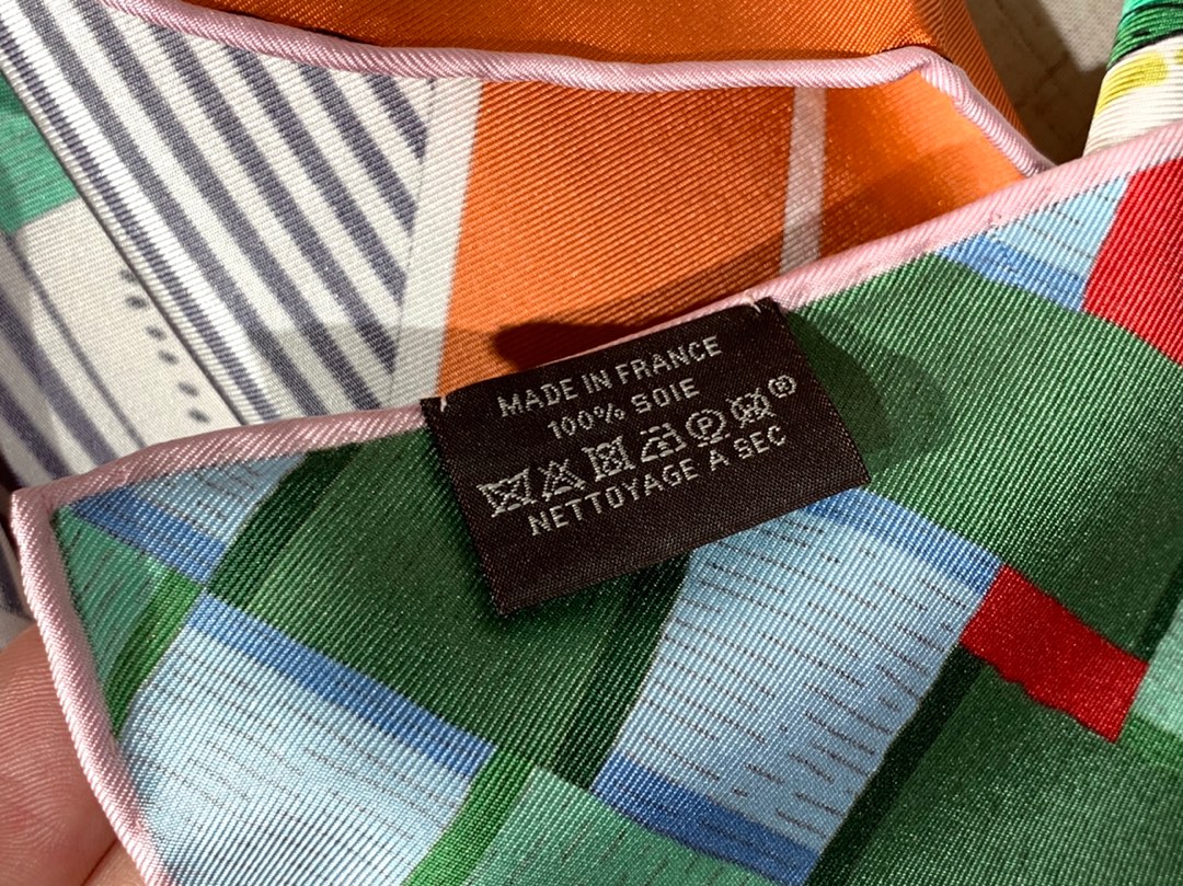 H 新款方巾 《马嚼锁环》 绿色 90.90cm 100%斜纹真丝 全套包装